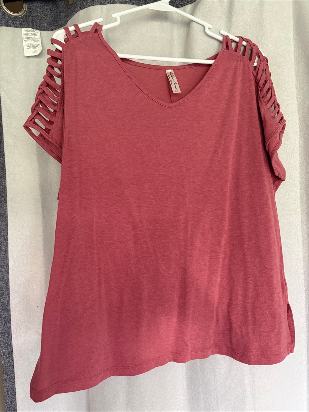PerSeption Concept Cutout Sleeve V-Neck Tee - Dusty Rose